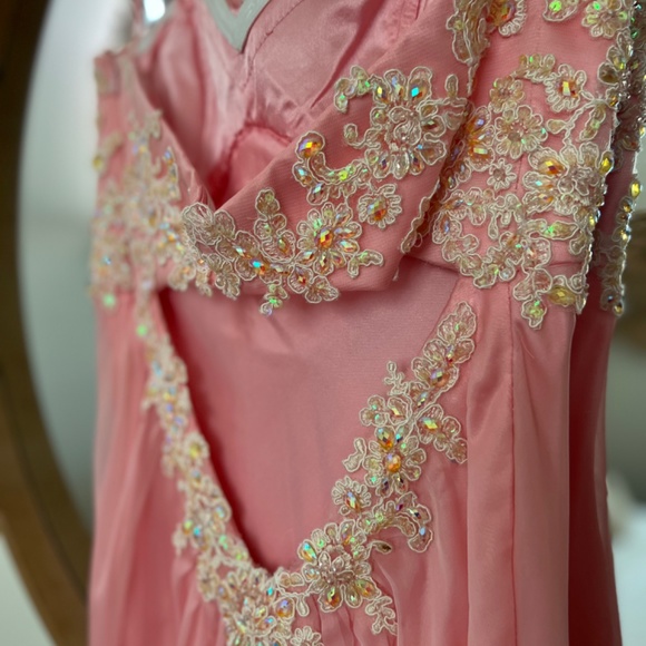 La Femme Prom Dress - Picture 4 of 11